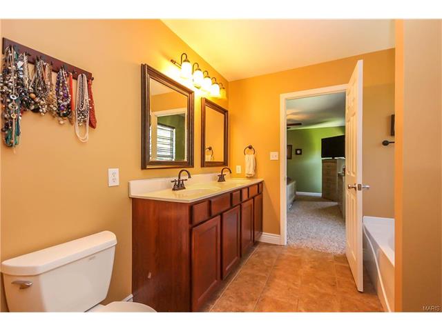 607 Topaz Dr, O'fallon, MO 63366 photo 14