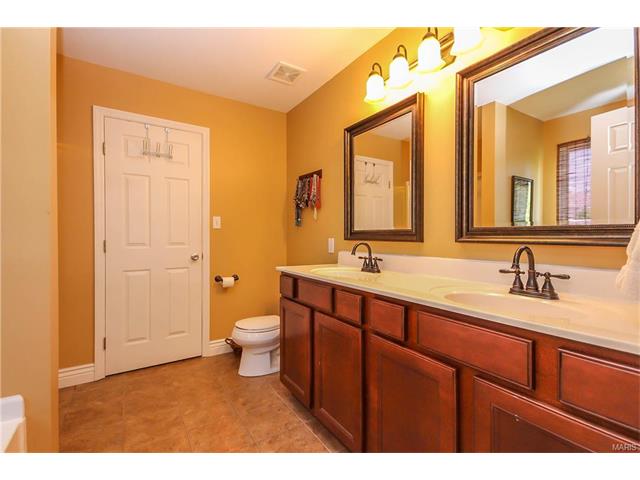607 Topaz Dr, O'fallon, MO 63366 photo 12