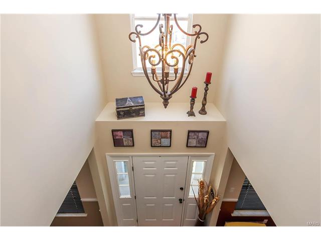 607 Topaz Dr, O'fallon, MO 63366 photo 2