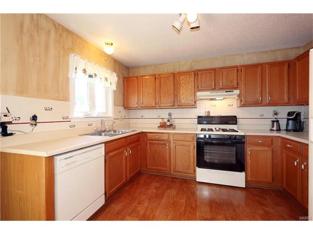 864 Ginger Wood Ct, Ballwin, MO 63021 photo 11