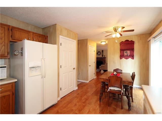 864 Ginger Wood Ct, Ballwin, MO 63021 photo 10