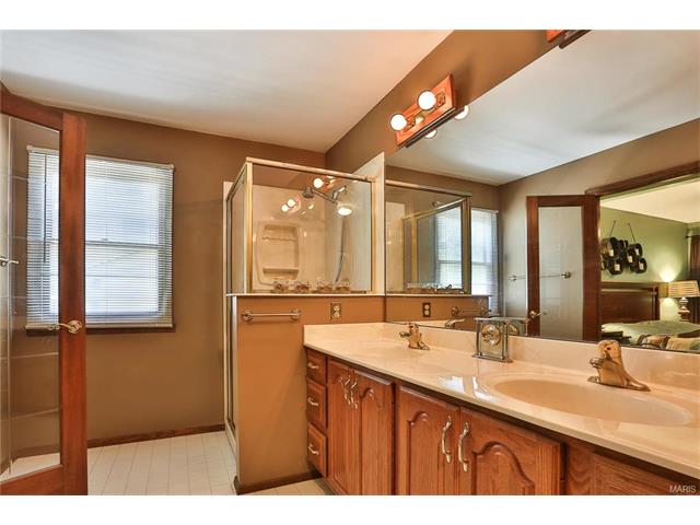 675 Rustic Valley Dr, Ballwin, MO 63021 photo 14