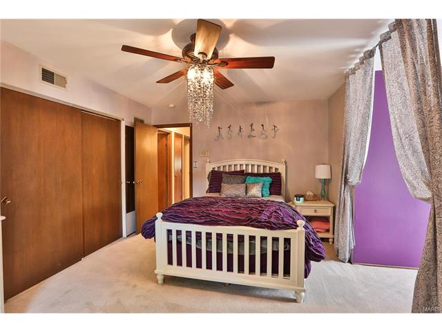 675 Rustic Valley Dr, Ballwin, MO 63021 photo 16
