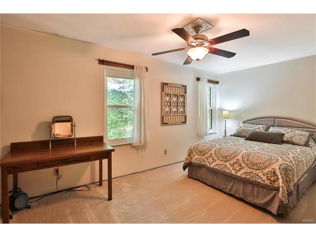 675 Rustic Valley Dr, Ballwin, MO 63021 photo 20