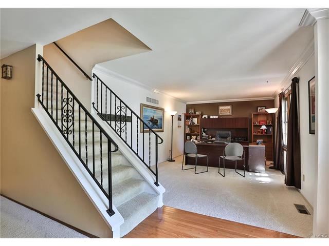 675 Rustic Valley Dr, Ballwin, MO 63021 photo 11