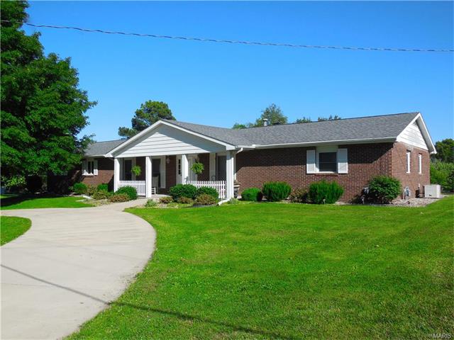 4317 W Ely Rd, Hannibal, MO 63401 photo 1