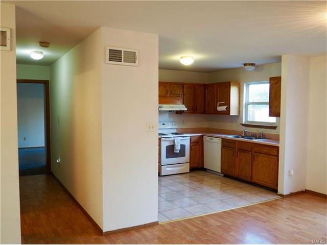 402 Waterside Dr, Grover, MO 63040 photo 6