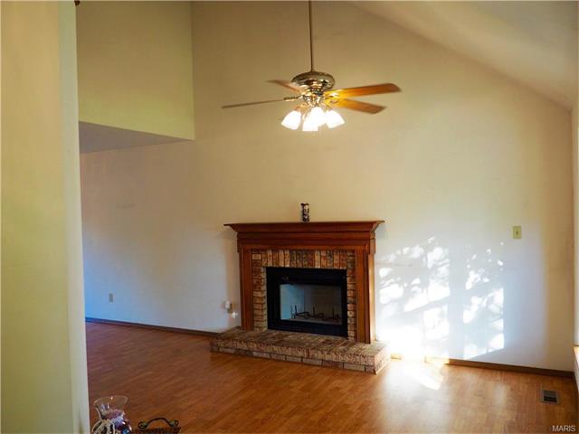 402 Waterside Dr, Grover, MO 63040 photo 2