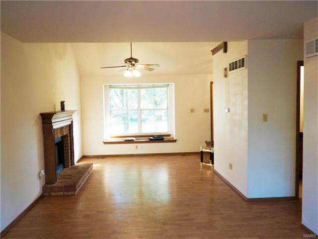 402 Waterside Dr, Grover, MO 63040 photo 5