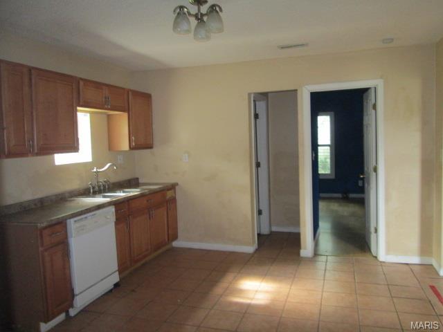 6052 Washington Ave, Berkeley, MO 63134 photo 7