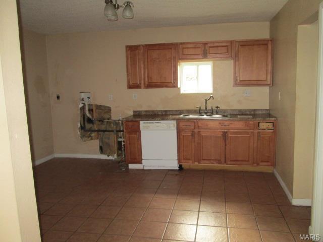6052 Washington Ave, Berkeley, MO 63134 photo 6