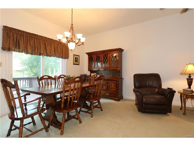 6 Carriage Creek Ct, Ballwin, MO 63021 photo 5