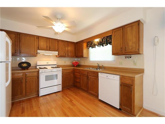 6 Carriage Creek Ct, Ballwin, MO 63021 photo 12