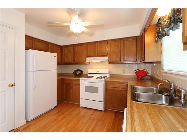 6 Carriage Creek Ct, Ballwin, MO 63021 photo 11