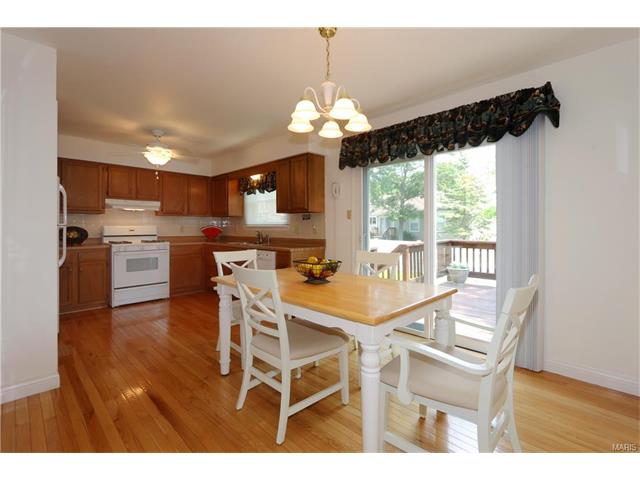 6 Carriage Creek Ct, Ballwin, MO 63021 photo 9
