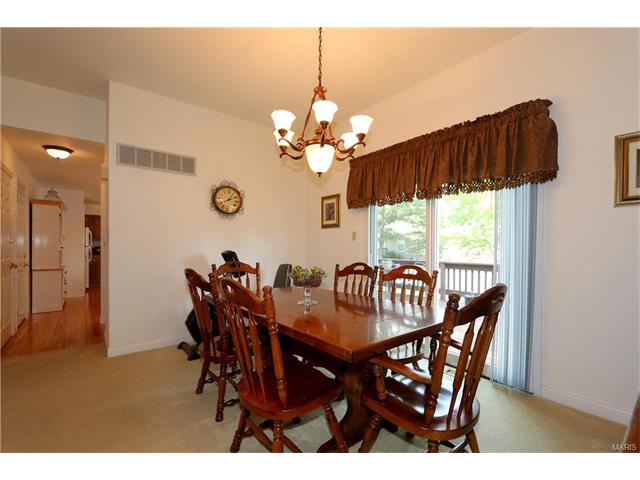 6 Carriage Creek Ct, Ballwin, MO 63021 photo 7