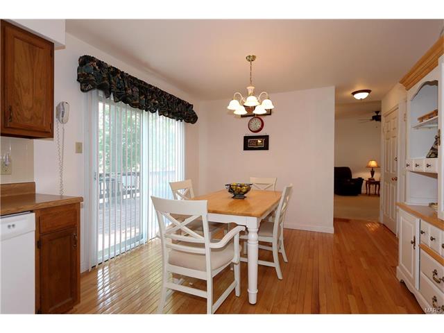 6 Carriage Creek Ct, Ballwin, MO 63021 photo 8