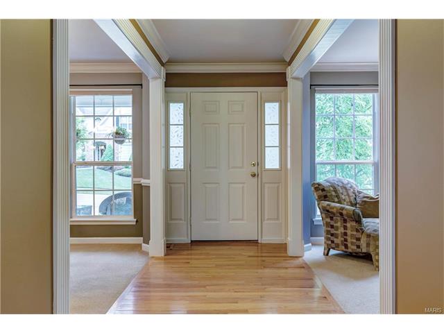 632 Legends View Dr, Eureka, MO 63025 photo 2