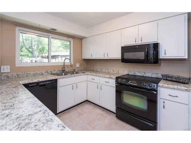 303 Portwind Pl, Ballwin, MO 63021 photo 9
