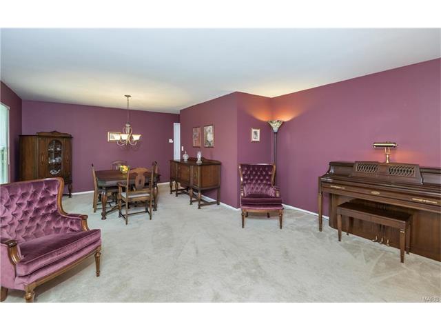 303 Portwind Pl, Ballwin, MO 63021 photo 2