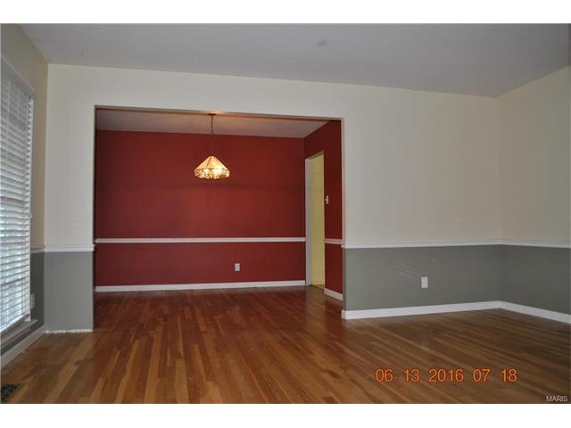 375 Genoa Dr, Ballwin, MO 63021 photo 3