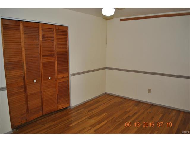 375 Genoa Dr, Ballwin, MO 63021 photo 5