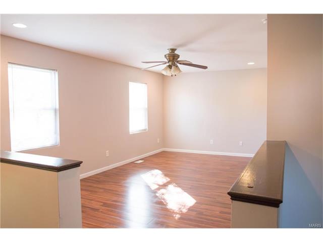 8 Queen Cir, O'fallon, MO 63366 photo 4