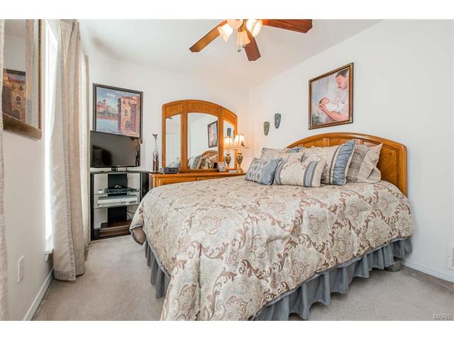 753 Hyde Dr, O'fallon, MO 63366 photo 14