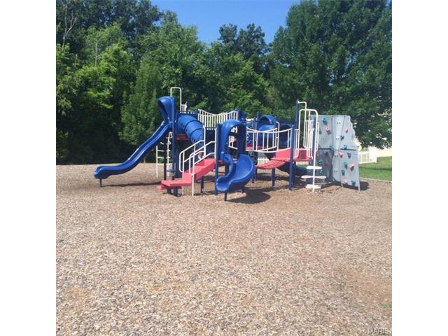 753 Hyde Dr, O'fallon, MO 63366 photo 23