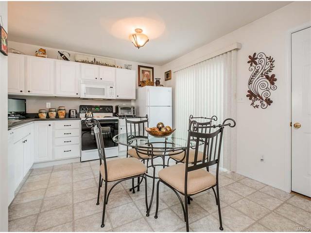 753 Hyde Dr, O'fallon, MO 63366 photo 7