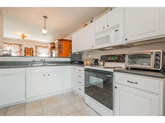 753 Hyde Dr, O'fallon, MO 63366 photo 8
