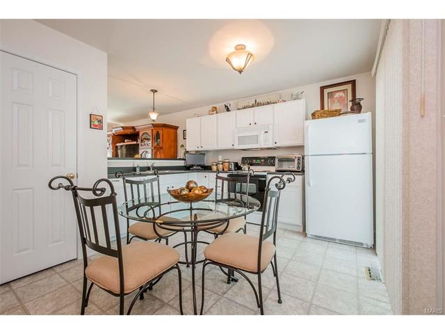 753 Hyde Dr, O'fallon, MO 63366 photo 6