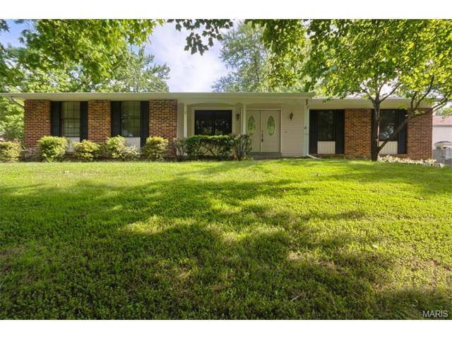 580 Larksmore, Ballwin, MO 63021 photo 1
