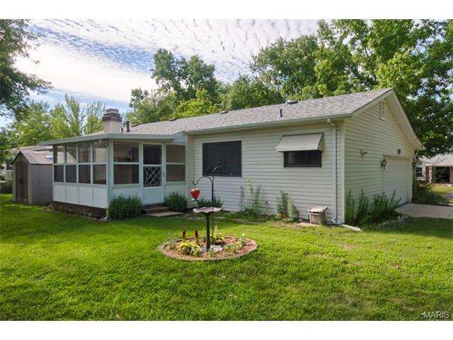 580 Larksmore, Ballwin, MO 63021 photo 3
