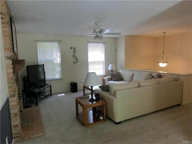 529 Great Hill Dr, Ballwin, MO 63021 photo 4