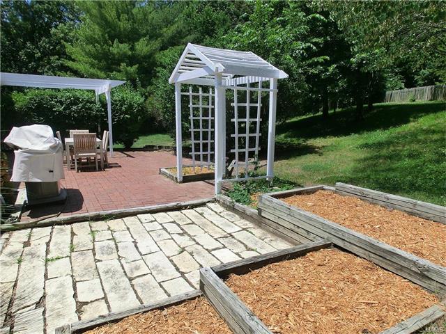 529 Great Hill Dr, Ballwin, MO 63021 photo 22