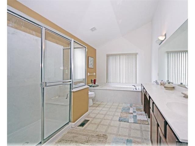 953 Stone Spring Dr, Eureka, MO 63025 photo 23