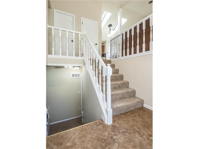513 Sunward Dr, O'fallon, MO 63368 photo 3