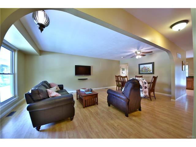 533 Blazedwood, Ballwin, MO 63021 photo 3