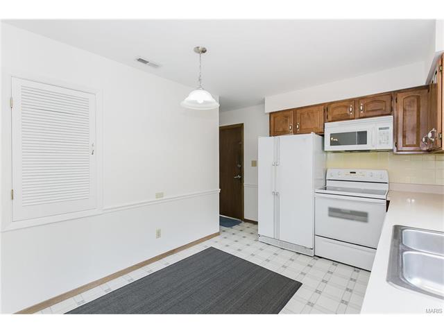 501 Arborwood Dr, Ballwin, MO 63021 photo 14