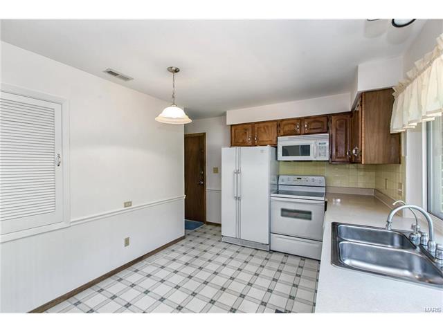 501 Arborwood Dr, Ballwin, MO 63021 photo 11