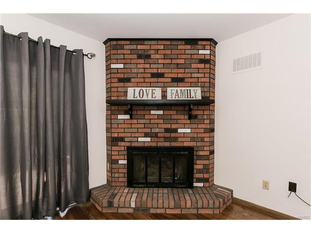 501 Arborwood Dr, Ballwin, MO 63021 photo 8