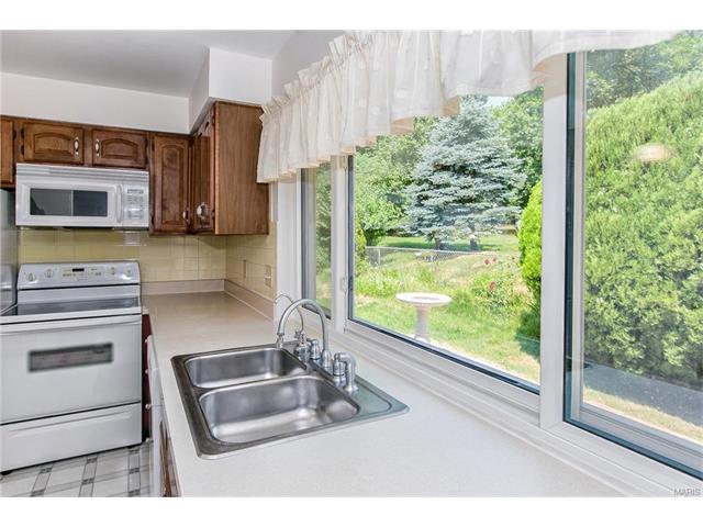 501 Arborwood Dr, Ballwin, MO 63021 photo 13