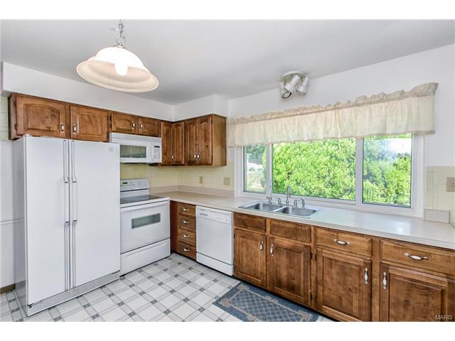 501 Arborwood Dr, Ballwin, MO 63021 photo 12