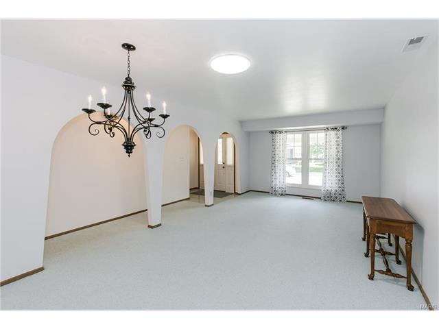 501 Arborwood Dr, Ballwin, MO 63021 photo 5