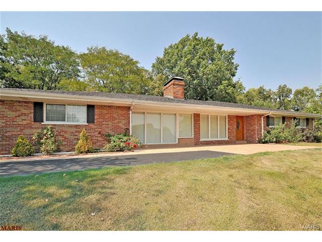 5 Lochhaven Ln, Ballwin, MO 63021 photo 1