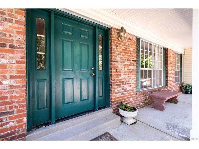 855 Pontoison Dr, Manchester, MO 63021 photo 2