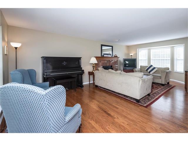 855 Pontoison Dr, Manchester, MO 63021 photo 5