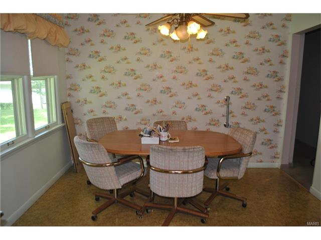141 Holloway Rd, Ballwin, MO 63011 photo 9