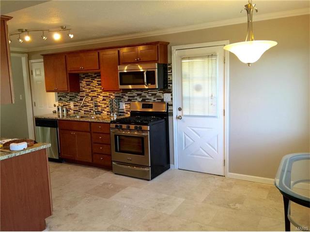 5272 Priorybrook Rd, Black Jack, MO 63033 photo 15